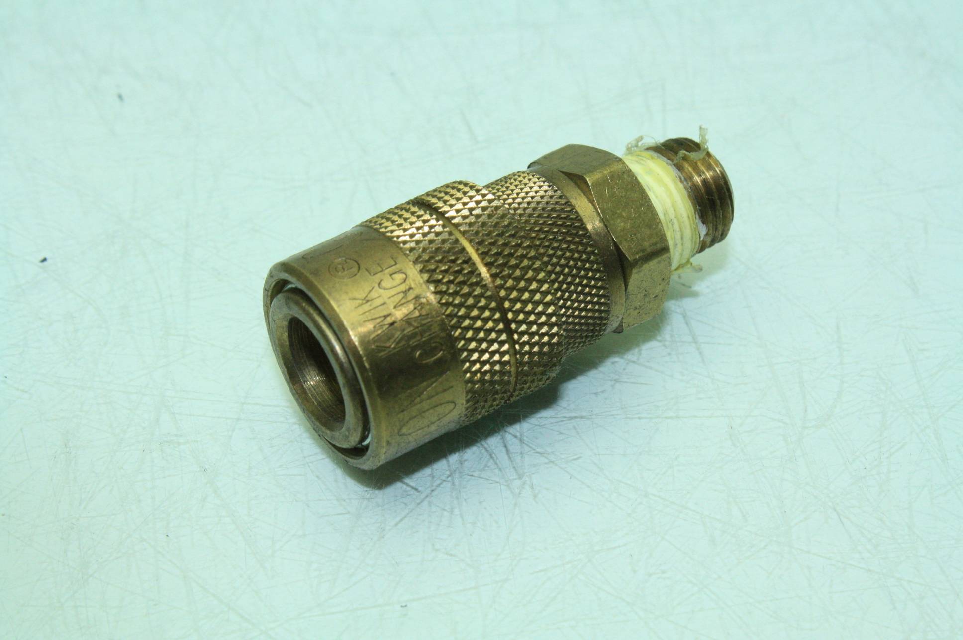 Lot of 11 Parker / Pioneer Hydraulic Quick Attach Fittings Female