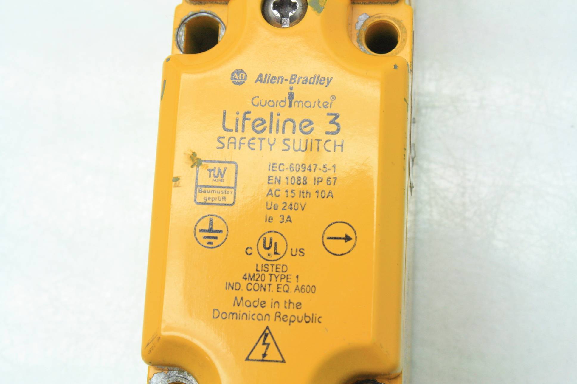 Allen Bradley Guardmaster Lifeline 3 Safety Switch with Rope Tensioner