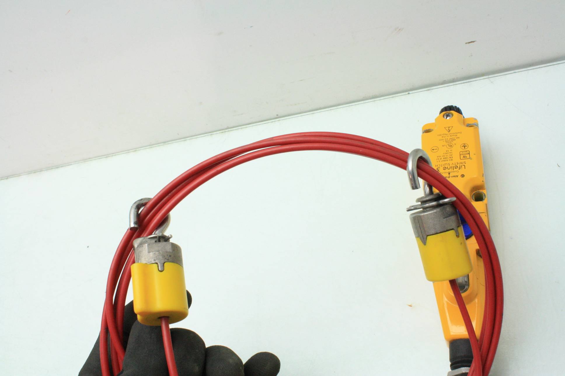 Allen Bradley Guardmaster Lifeline 3 Safety Switch with Rope Tensioner