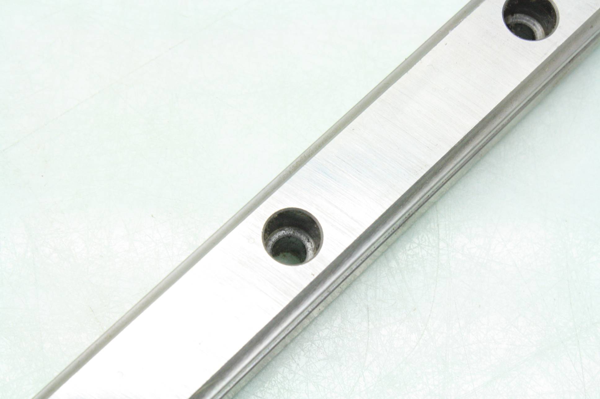 NSK LH20 Linear Motion Guide Rail / 425mm Length / 20mm Width