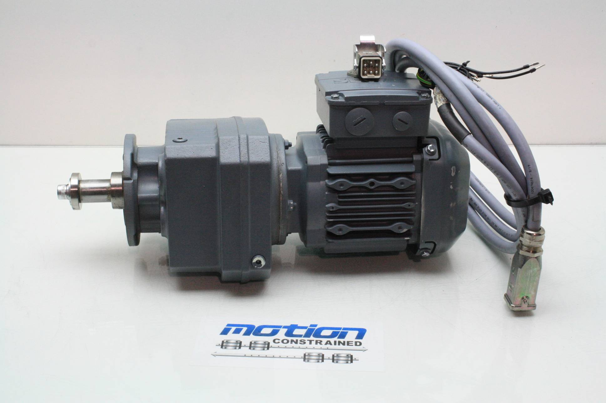 SewEurodrive RF37DRS71S4 Inverter Duty Helical Gear Motor 25 RPM / 1/