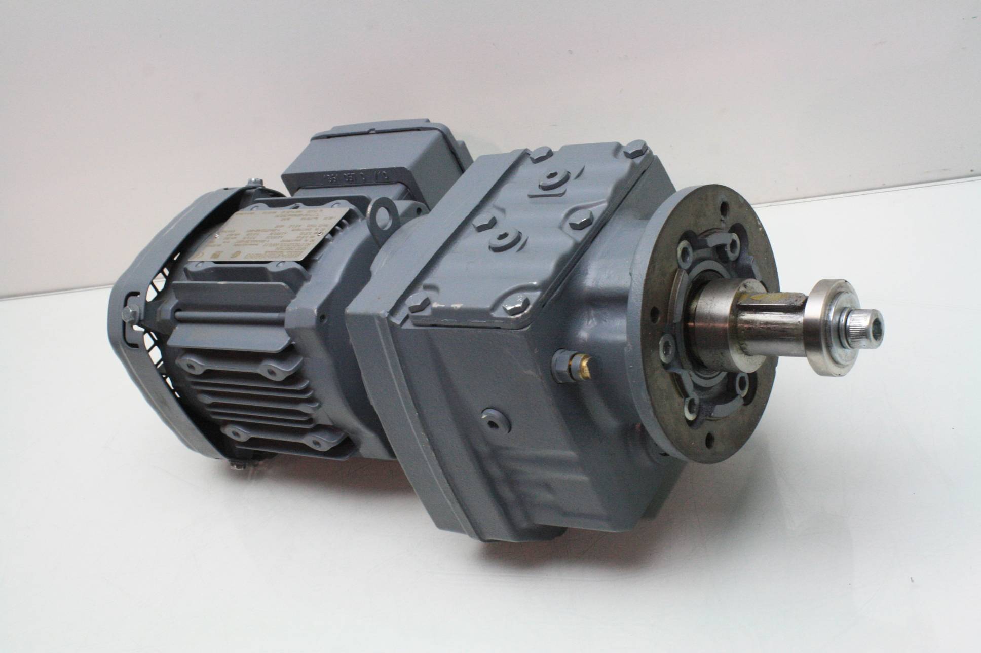 SewEurodrive RF37DRS71S4 Inverter Duty Helical Gear Motor 25 RPM / 1/