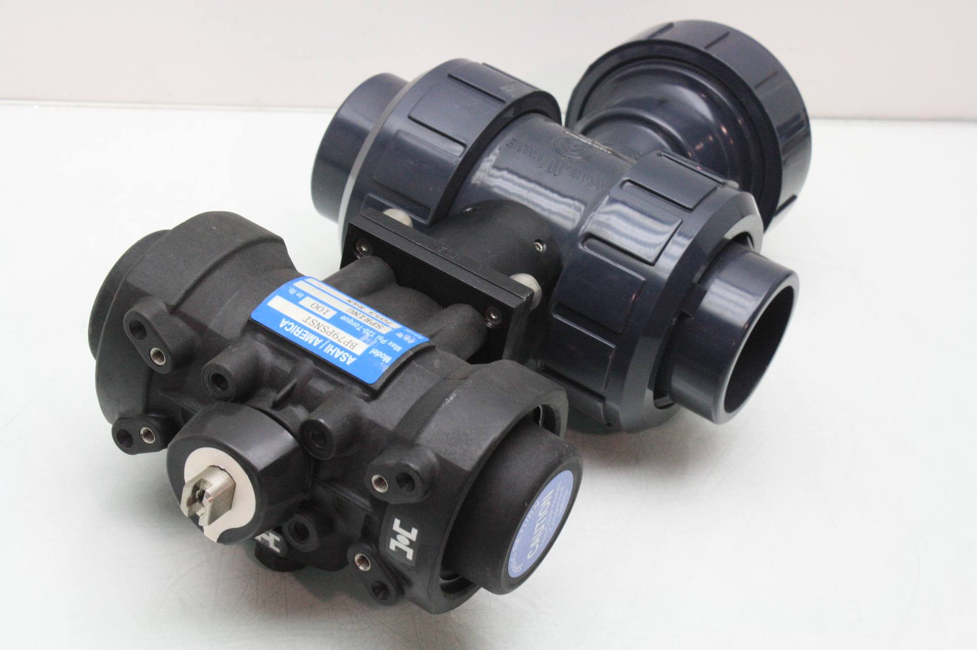 Asahi BP79PSNST Air to Return Spring Valve 11/2" PVC Ball Valve 3Way