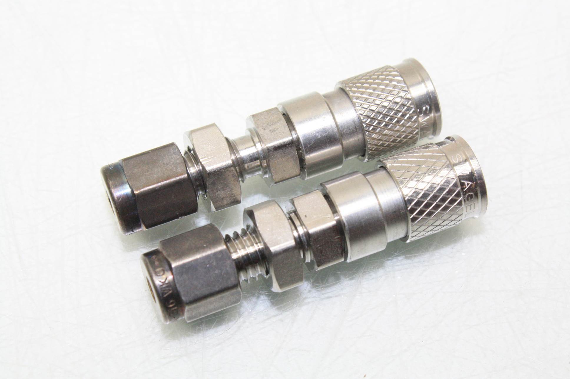 Lot of 26 Swagelok SSQM2B1200 Miniature QuickConnect Body 1/8" Tube