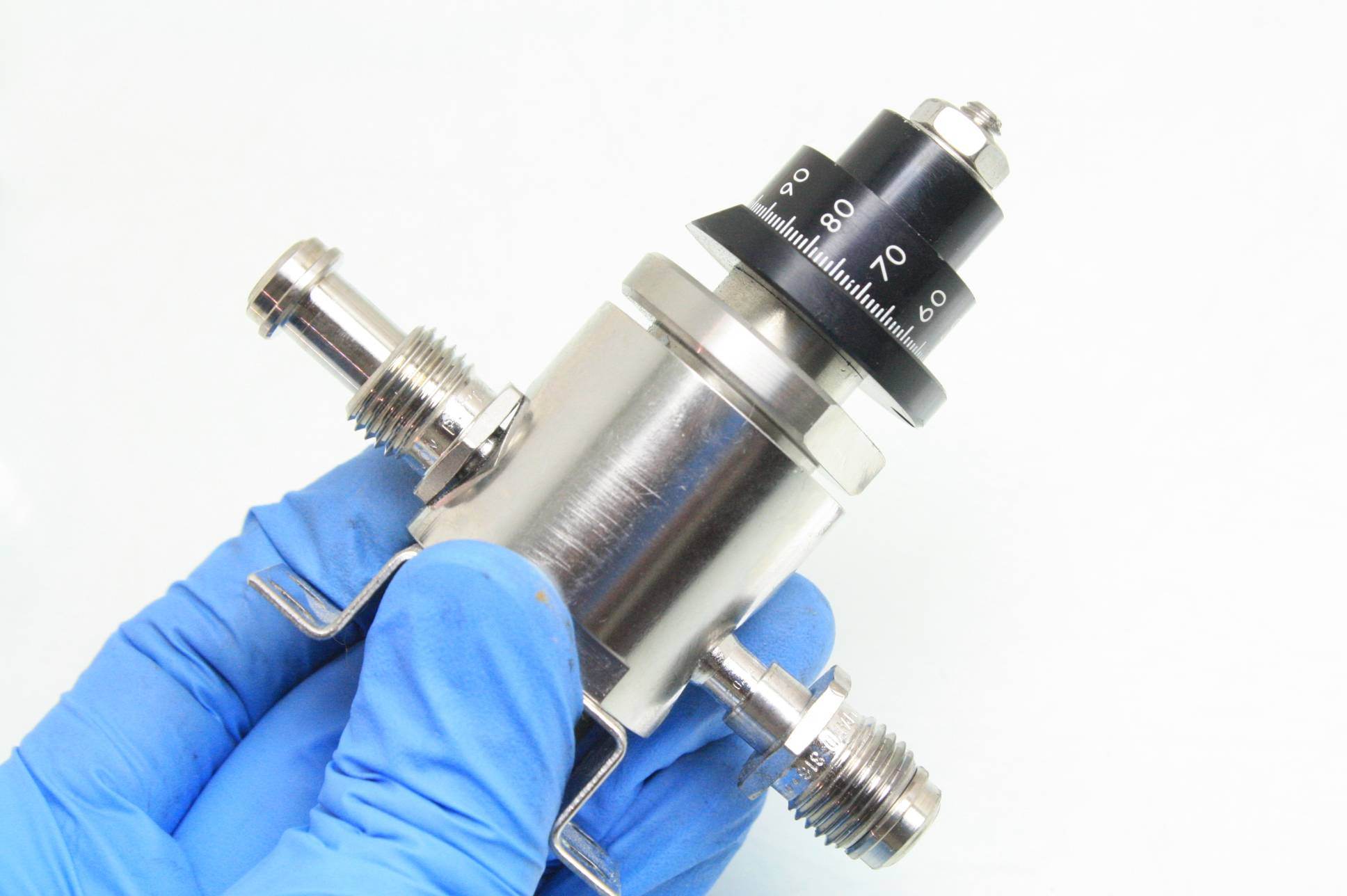 2 Swagelok High Precision Micrometer Metering Valves 1/4" VCR Fittings