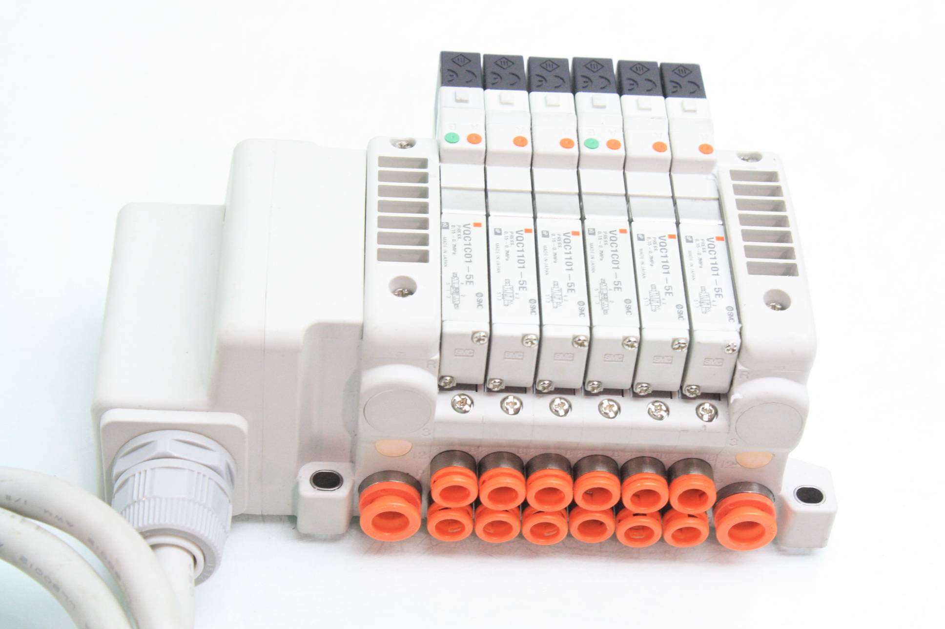 SMC Air Manifold with 6 VQC11015 Pneumatic Solenoid Valves 2 Position