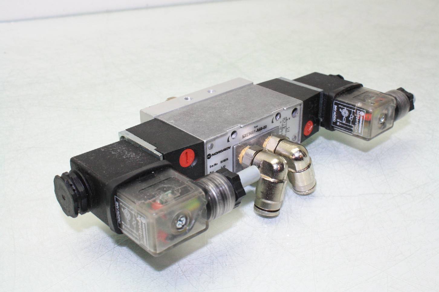 SXE9661A6000 Double Acting 5 Port / 3 Way Solenoid Valve 24V