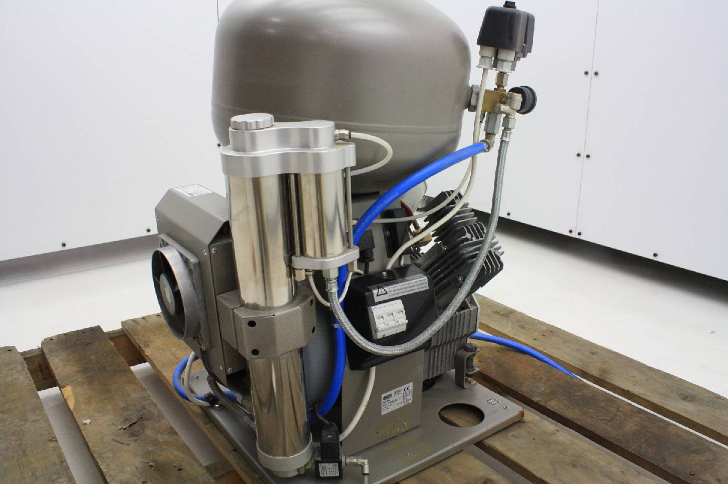 Ekom DK50 2V/M Industrial Quiet Dental Compressor M1a Air Dryer 3x 400V / 1.5 kW eBay