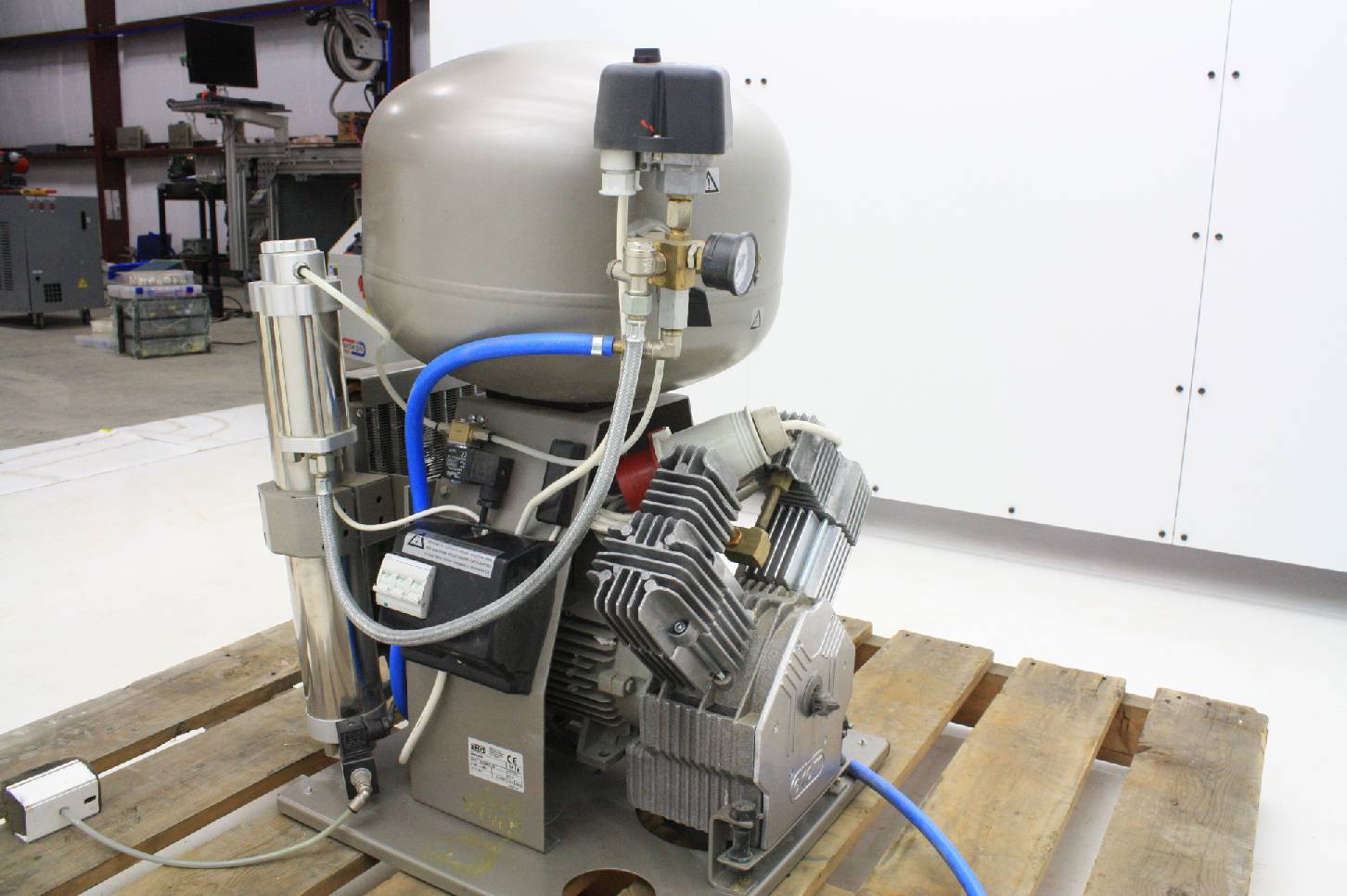 Ekom DK50 2V/M Industrial Quiet Dental Compressor M1a Air Dryer 3x 400V / 1.5 kW eBay