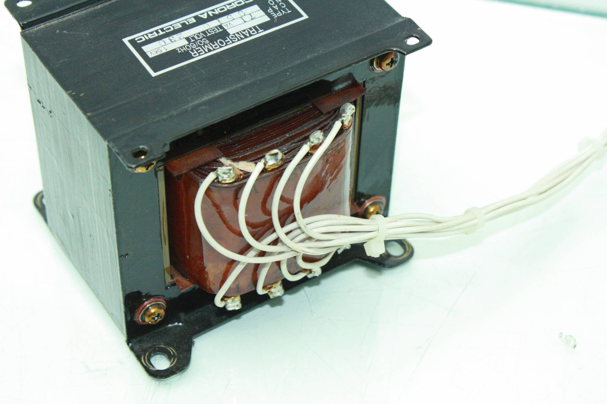 Corona High Voltage Electric Isolation 1.5 kV Transformer Model Number