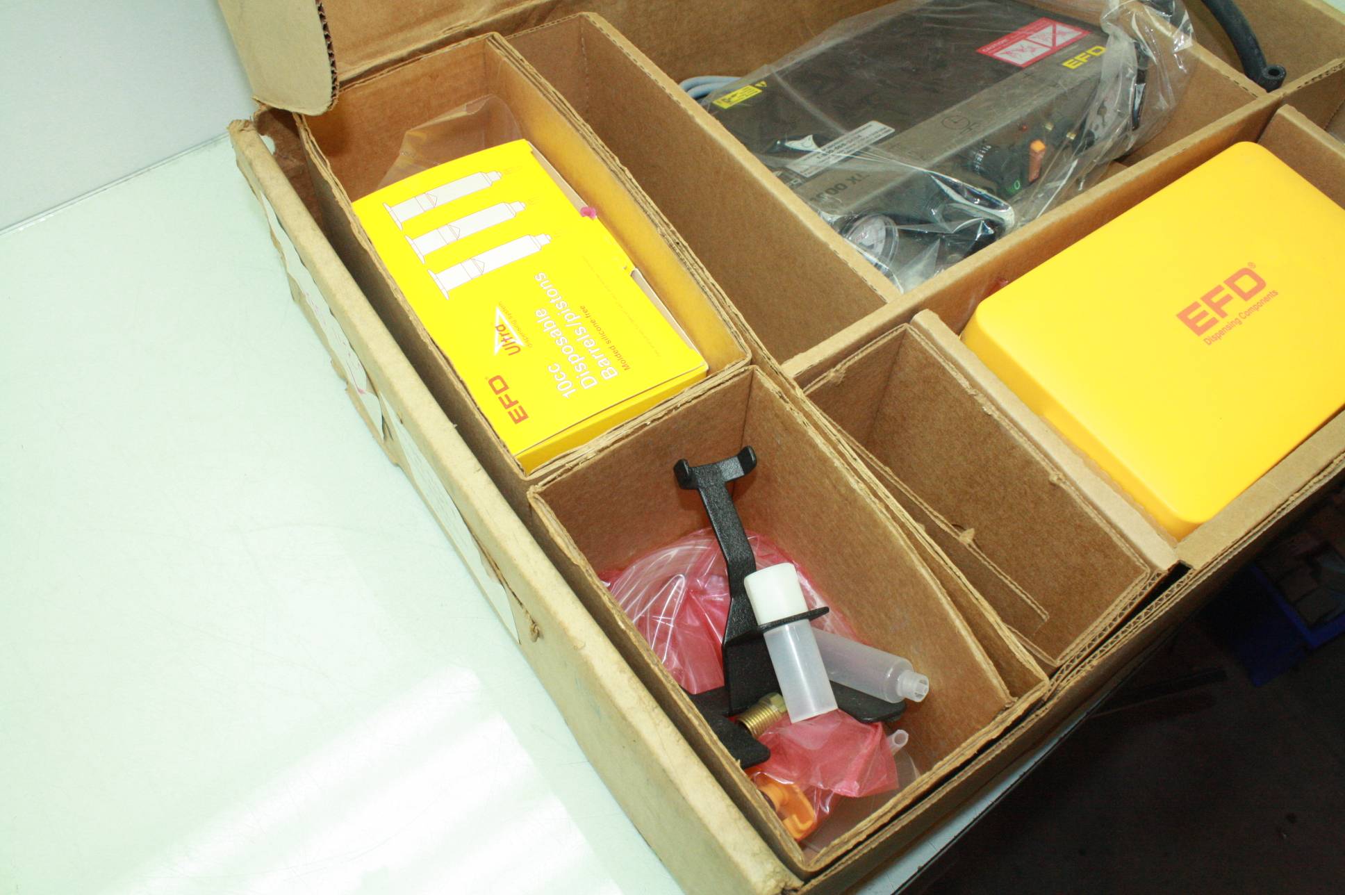 New EFD 1000XL Epoxy/Liquid Adhesive Dispenser Dispensing Tips Complete