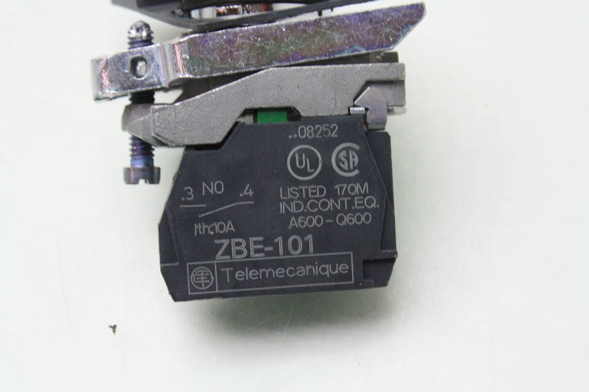 Lot of Six Telemecanique ZBE101 White Momentary Push Button Switches