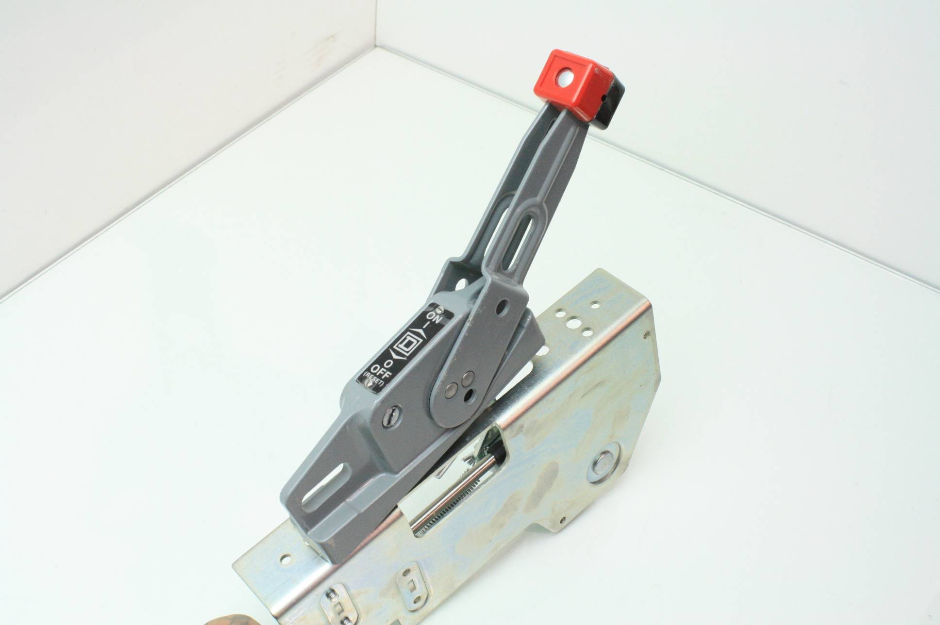 Square D 9422TDF63C Fusible Disconnect Switch With 9422CFT30 Enclosure