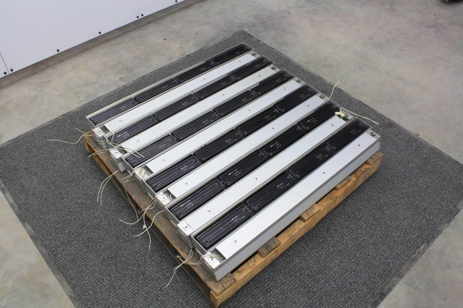48 Ogden A110004 Stainless Infrared Radiant Heat Strip Heaters 1000W