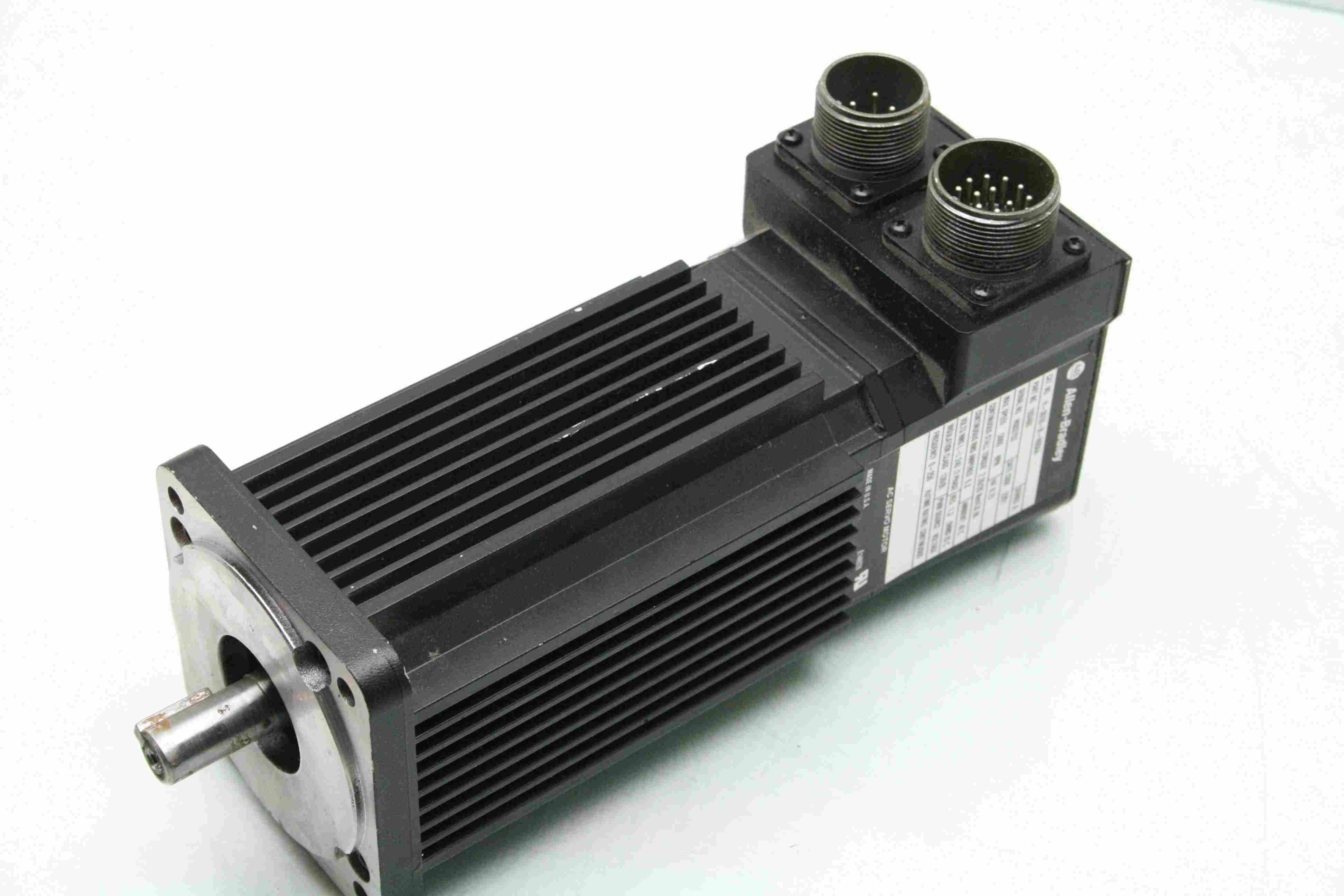 Allen Bradley H 3016 N H00AA 750W Brushless AC Servo Motor eBay