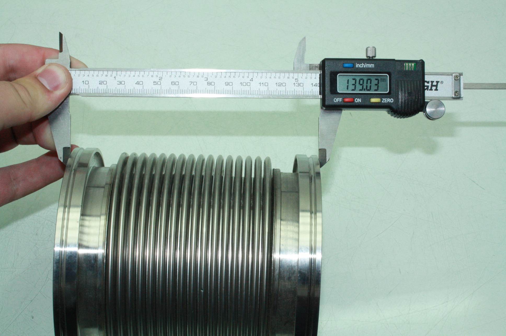 MKS Flexible Stainless Steel High Vacuum Tubing ISO K DN 100 Bore 140mm Long